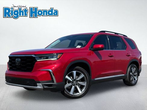 Used 2023 Honda Pilot Touring image 2