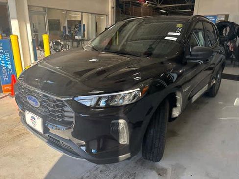 New 2025 Ford Escape ST-Line w/ Cold Weather Package image 3