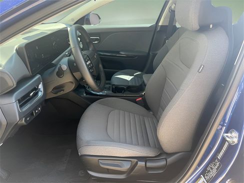 Used 2025 Kia K4 EX image 14
