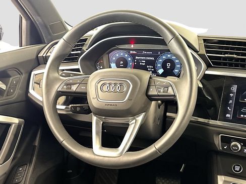 Used 2025 Audi Q3 2.0T Premium w/ Convenience Package AWD/4WD image 18