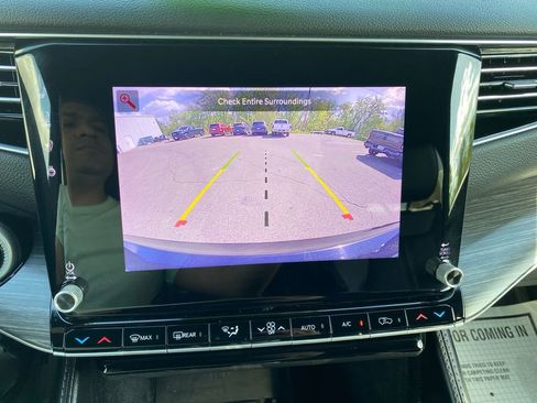 Used 2024 Jeep Wagoneer L Series II w/ Flexible Seating Group AWD/4WD image 22