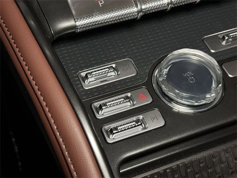 New 2026 Lincoln Nautilus Reserve image 23