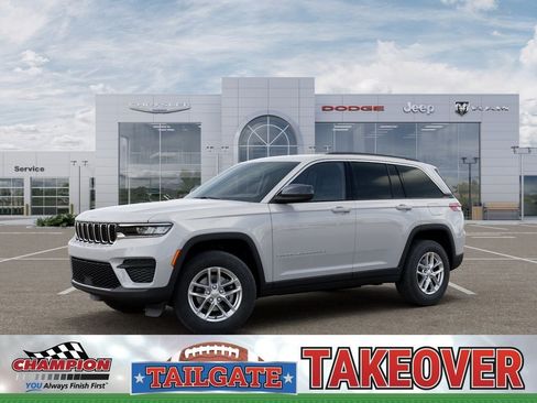 New 2026 Jeep Grand Cherokee Laredo AWD/4WD image 2