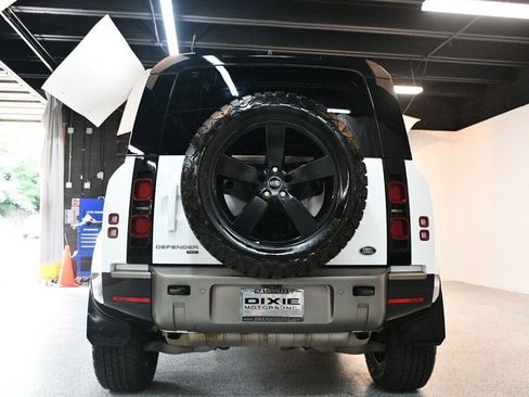 Used 2022 Land Rover Defender 110 X-Dynamic SE AWD/4WD image 16