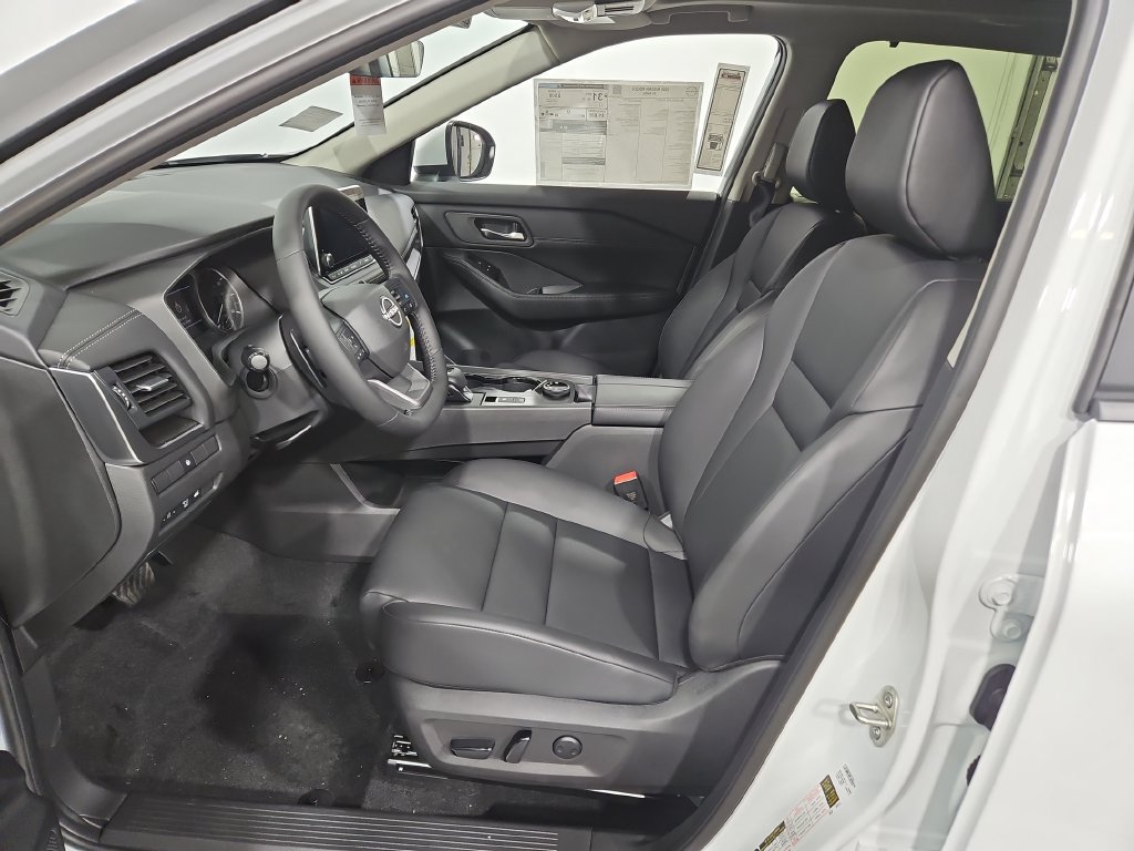 Certified 2026 Nissan Rogue SV w/ SV Premium Package AWD/4WD image 11