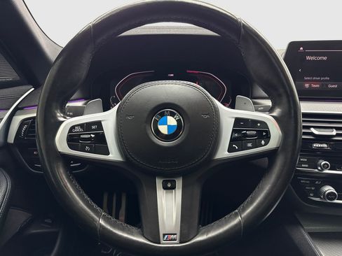 Used 2020 BMW 530i xDrive w/ M Sport Package AWD/4WD image 19