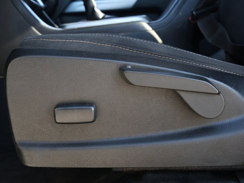 Used 2021 Chevrolet Colorado LT w/ Fleet Safety Package image 28