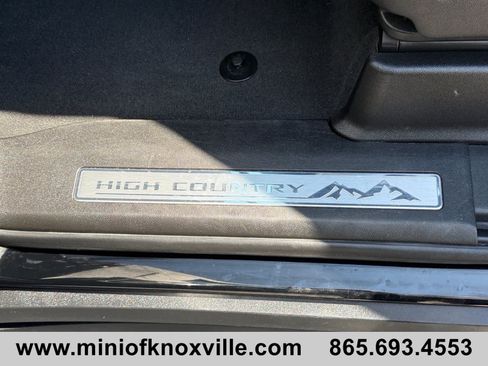 Used 2022 Chevrolet Suburban High Country AWD/4WD image 14