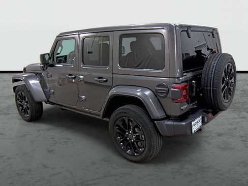 Used 2025 Jeep Wrangler Unlimited Sahara w/ Safety Group AWD/4WD image 2