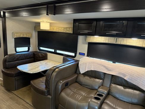 Used 2018 RAM 5500 SLT w/ Quick Order Package 29G SLT image 59