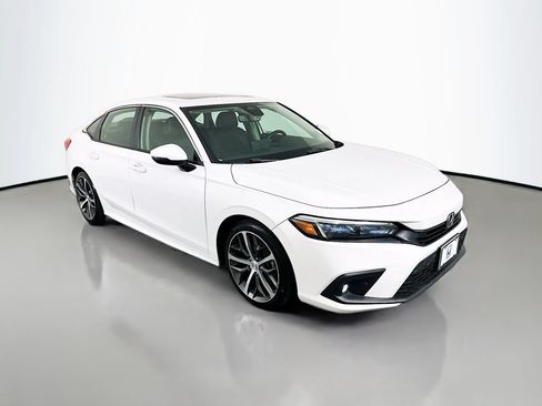 Certified 2022 Honda Civic Touring image 3