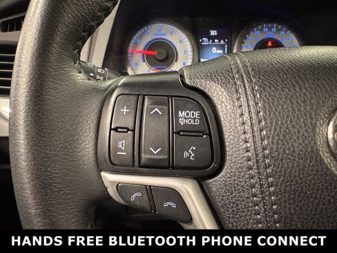 Used 2019 Toyota Sienna SE image 12