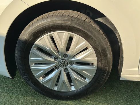 Used 2019 Volkswagen Jetta FWD image 42