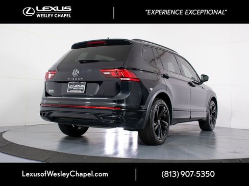 Used 2023 Volkswagen Tiguan SE R-Line FWD image 6