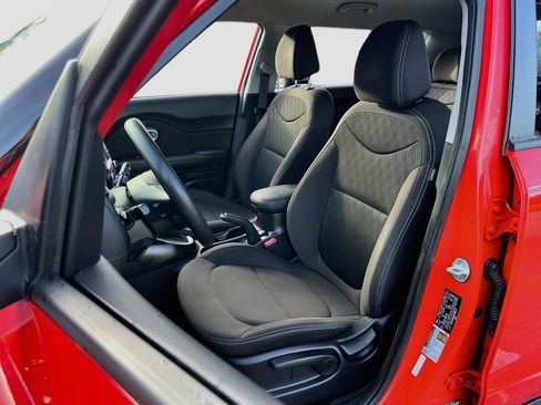 Used 2019 Kia Soul FWD image 19