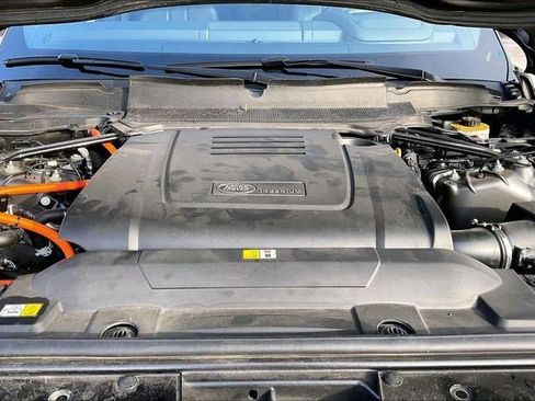 Used 2020 Land Rover Range Rover HSE image 11