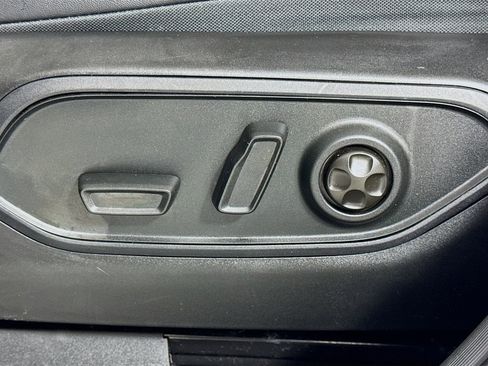 Used 2022 Jeep Grand Cherokee Overland w/ MOPAR Finishing Package AWD/4WD image 18