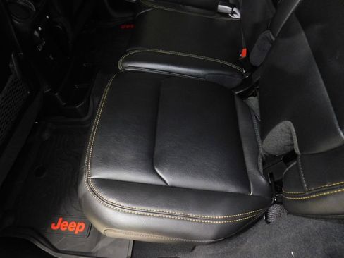 Used 2024 Jeep Wrangler Unlimited Sahara w/ Technology Group AWD/4WD image 64