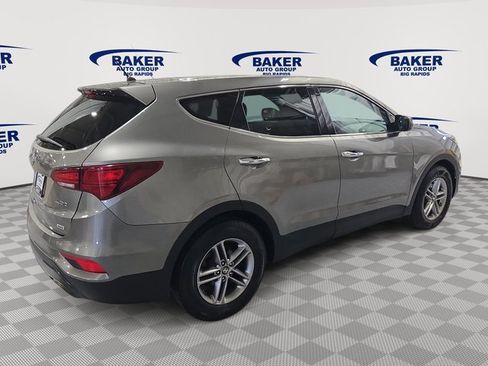 Used 2018 Hyundai Santa Fe Sport image 4