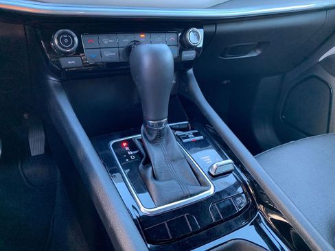 Used 2025 Jeep Compass Limited image 41