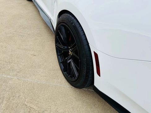 Used 2018 Chevrolet Camaro ZL1 image 10