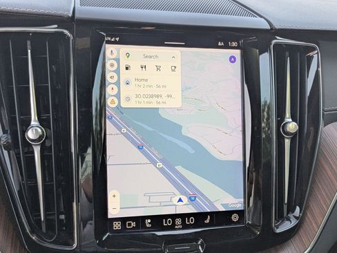 Used 2023 Volvo XC60 B5 Ultimate w/ Climate Package image 17