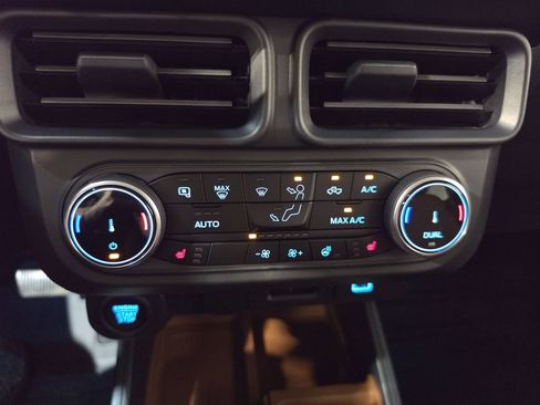 Used 2024 Ford Maverick Lariat AWD/4WD image 16