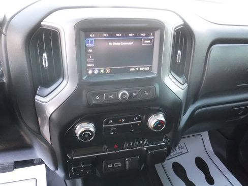 Used 2022 GMC Sierra 3500 Pro w/ Convenience Package image 24