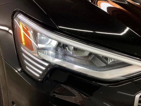 Used 2023 Audi e-tron Premium Plus w/ Premium Plus Package image 28