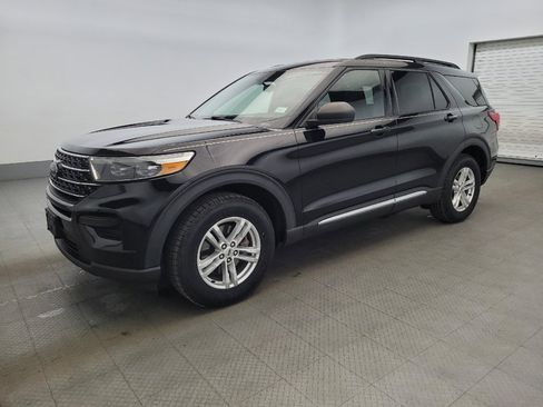 Used 2020 Ford Explorer XLT w/ Comfort Package AWD/4WD image 2