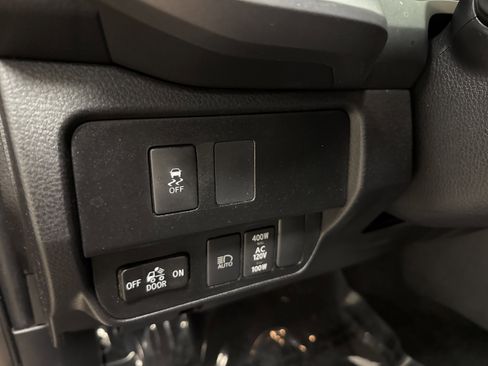 Used 2023 Toyota Tacoma TRD Sport image 40