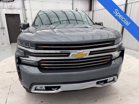 Used 2021 Chevrolet Silverado 1500 High Country w/ Technology Package AWD/4WD image 2