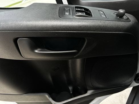 Used 2025 RAM ProMaster 2500 w/ Convenience Group FWD image 24