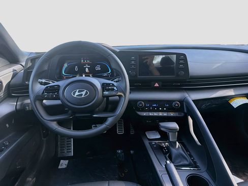 New 2026 Hyundai Elantra SEL Sport FWD image 15