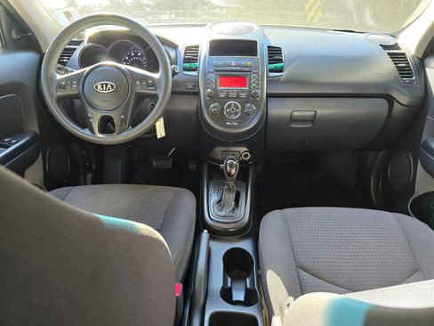 Used 2012 Kia Soul FWD image 16