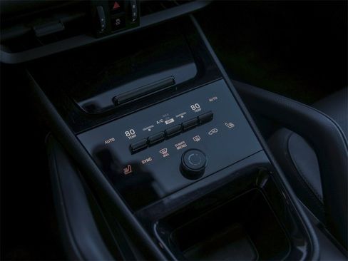 Certified 2024 Porsche Cayenne image 26