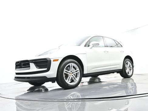 Certified 2023 Porsche Macan image 44