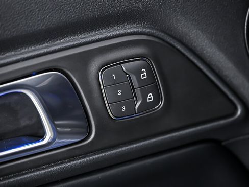 Used 2018 Ford Mustang GT Premium w/ Equipment Group 401A RWD image 13