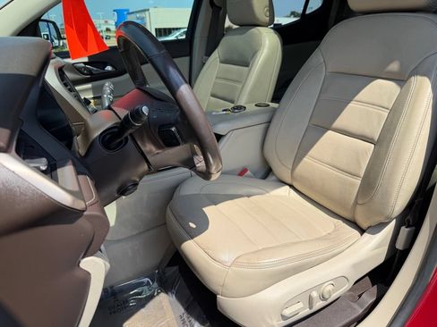 Used 2017 GMC Acadia Denali w/ Technology Package FWD image 15