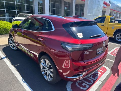 Used 2022 Buick Envision Avenir w/ Technology Package II FWD image 3