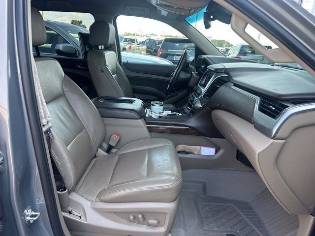 Used 2018 Chevrolet Suburban LT w/ Luxury Package AWD/4WD image 14