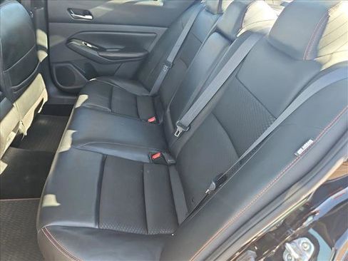 Used 2024 Nissan Altima 2.5 SR image 17