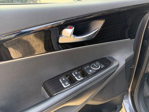 Used 2019 Kia Sorento EX image 12