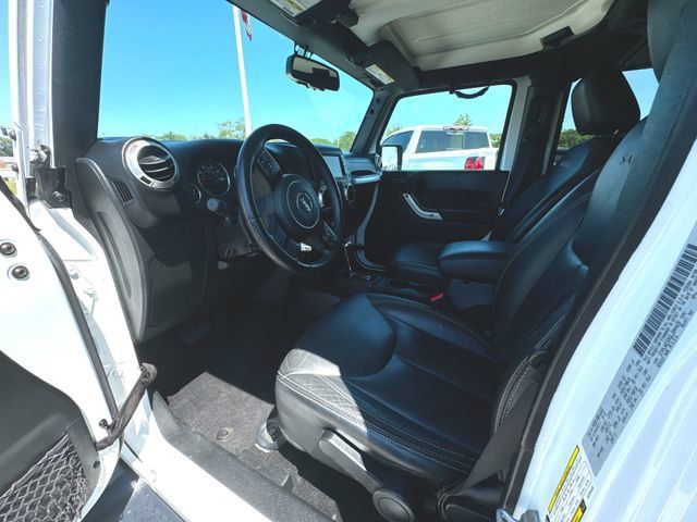 Used 2016 Jeep Wrangler Unlimited Sahara w/ Max Tow Package AWD/4WD image 10