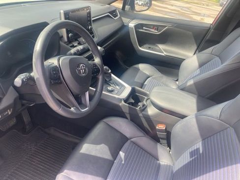 Used 2019 Toyota RAV4 XSE w/ XSE Weather Package AWD/4WD image 16