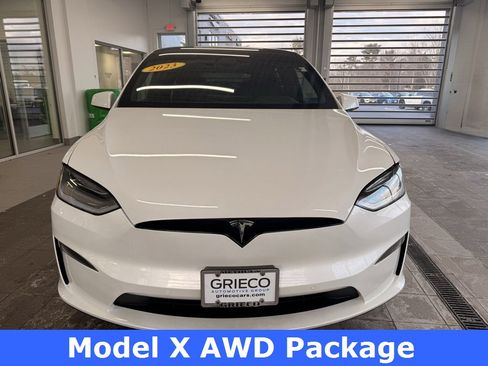 Used 2023 Tesla Model X image 2