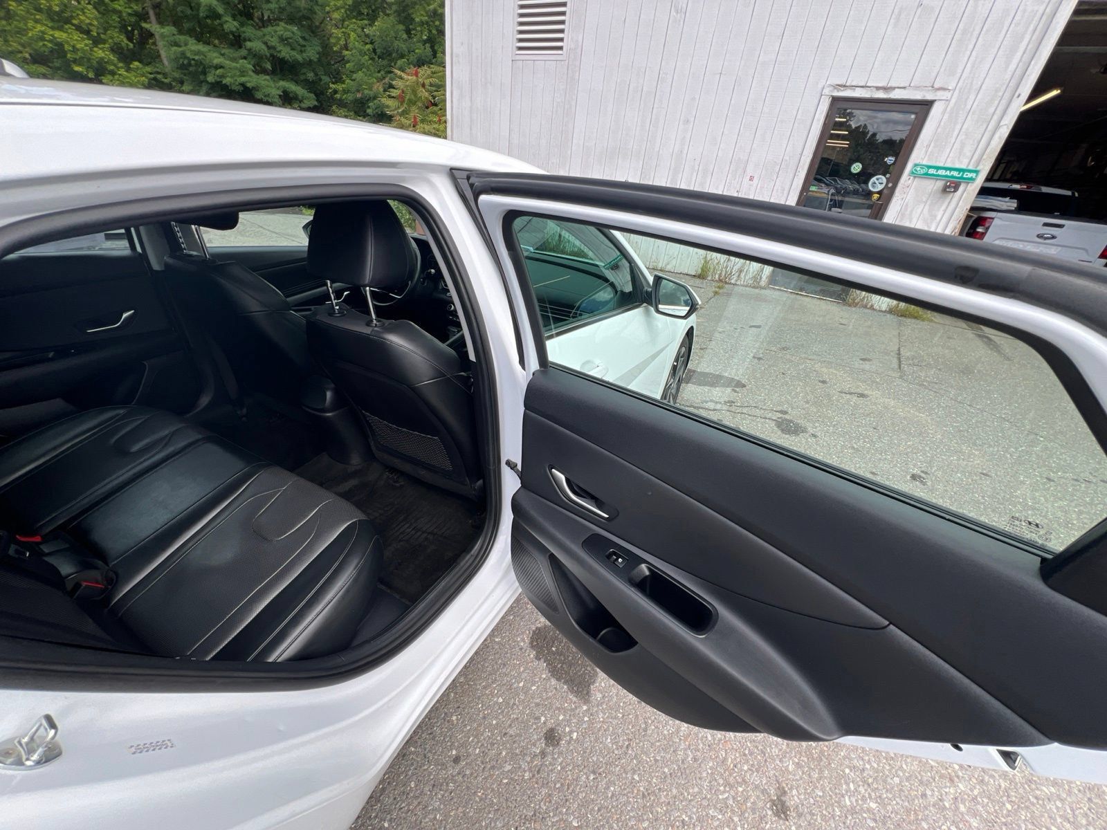Used 2023 Hyundai Elantra Limited FWD image 19
