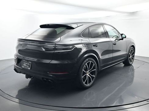 Certified 2022 Porsche Cayenne Turbo image 14