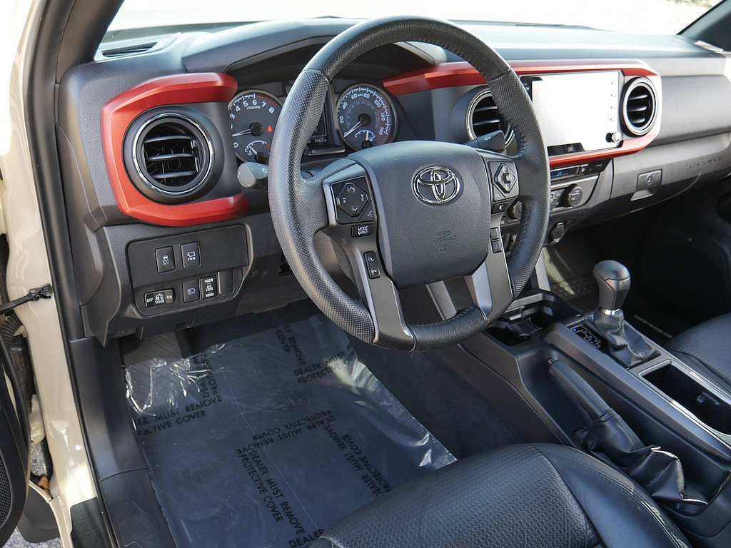 Used 2020 Toyota Tacoma TRD Off-Road w/ TRD Premium Off Road Package AWD/4WD image 11