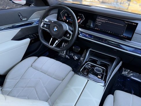Used 2023 BMW 760i xDrive w/ Executive Package image 39